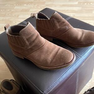 sofft ankle boots size 7